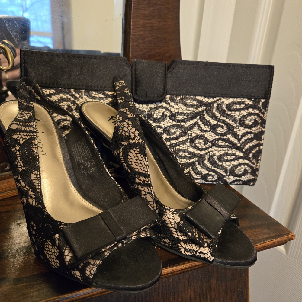FIONI Black and Cream Lace Slingback Heels